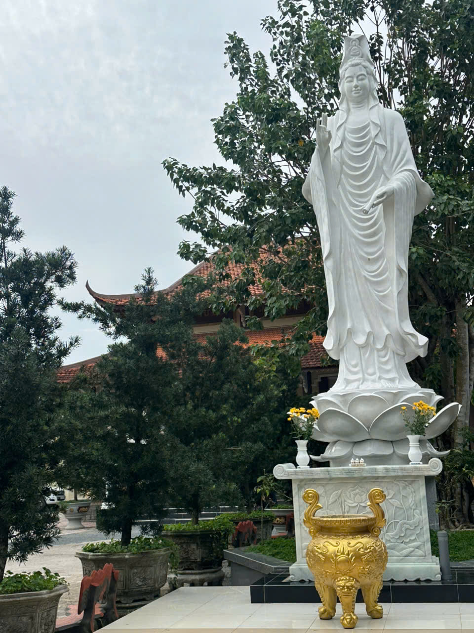 Tượng Quan Âm